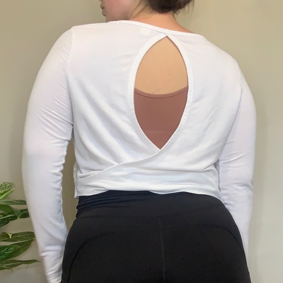 White Long Sleeve Open Back Shirt - Picture 5 of 5